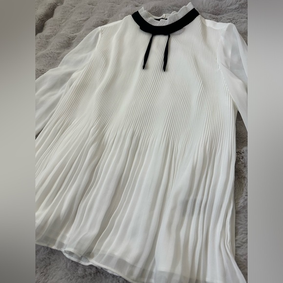 Ted Baker London white pleated blouse size 3 Medium - Picture 3 of 8